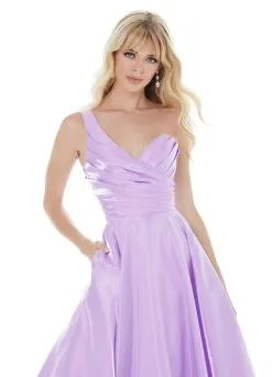 Ashley Lauren - 1969 | Runway Fashion Haus 13 Ashley Lauren - 1969 | Runway Fashion Haus -Fashion Dress Shop 1969 4.2000