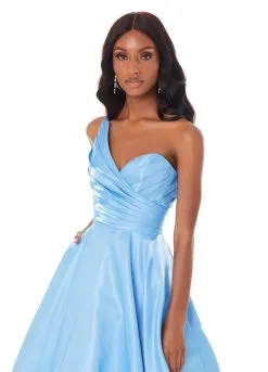 Ashley Lauren - 1969 | Runway Fashion Haus 17 Ashley Lauren - 1969 | Runway Fashion Haus -Fashion Dress Shop 1969 8.2000